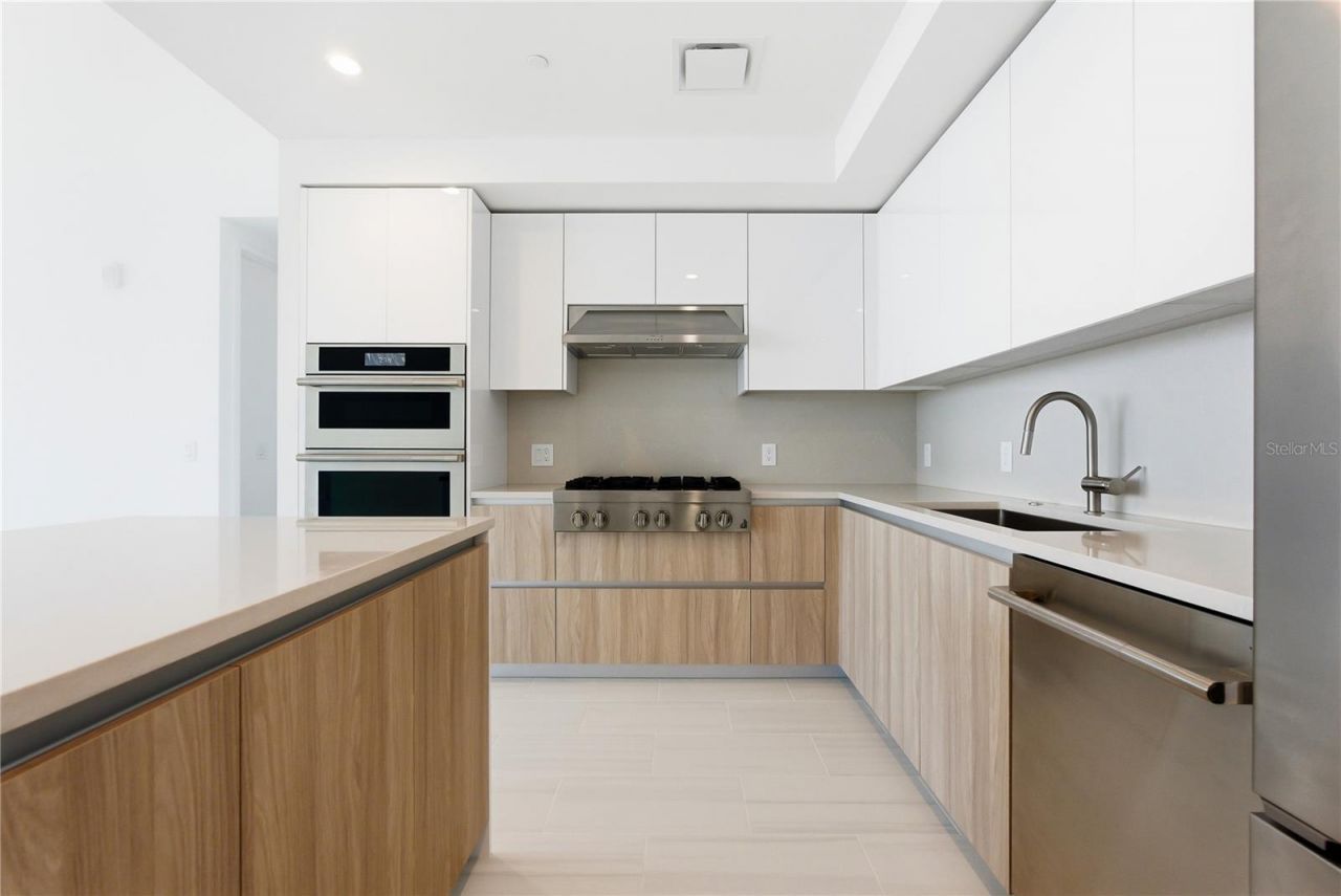 400 Central Ave, Unit 3506, Saint Petersburg, FL 33701 Photo