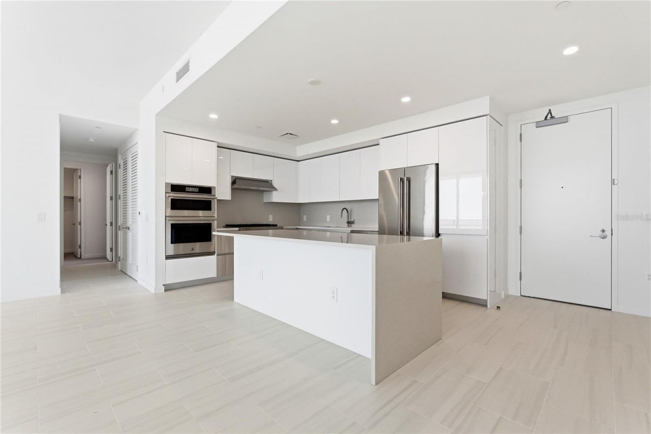 400 Central Ave, Unit 3506, Saint Petersburg, FL 33701 Photo