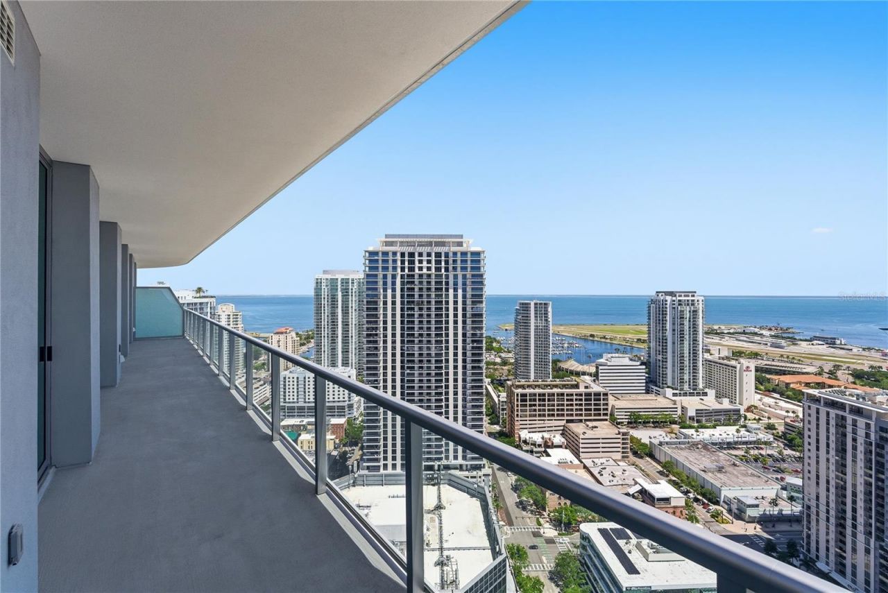 400 Central Ave, Unit 3506, Saint Petersburg, FL 33701 Photo