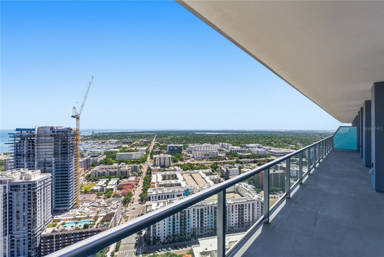 400 Central Ave, Unit 3506, Saint Petersburg, FL 33701 Photo