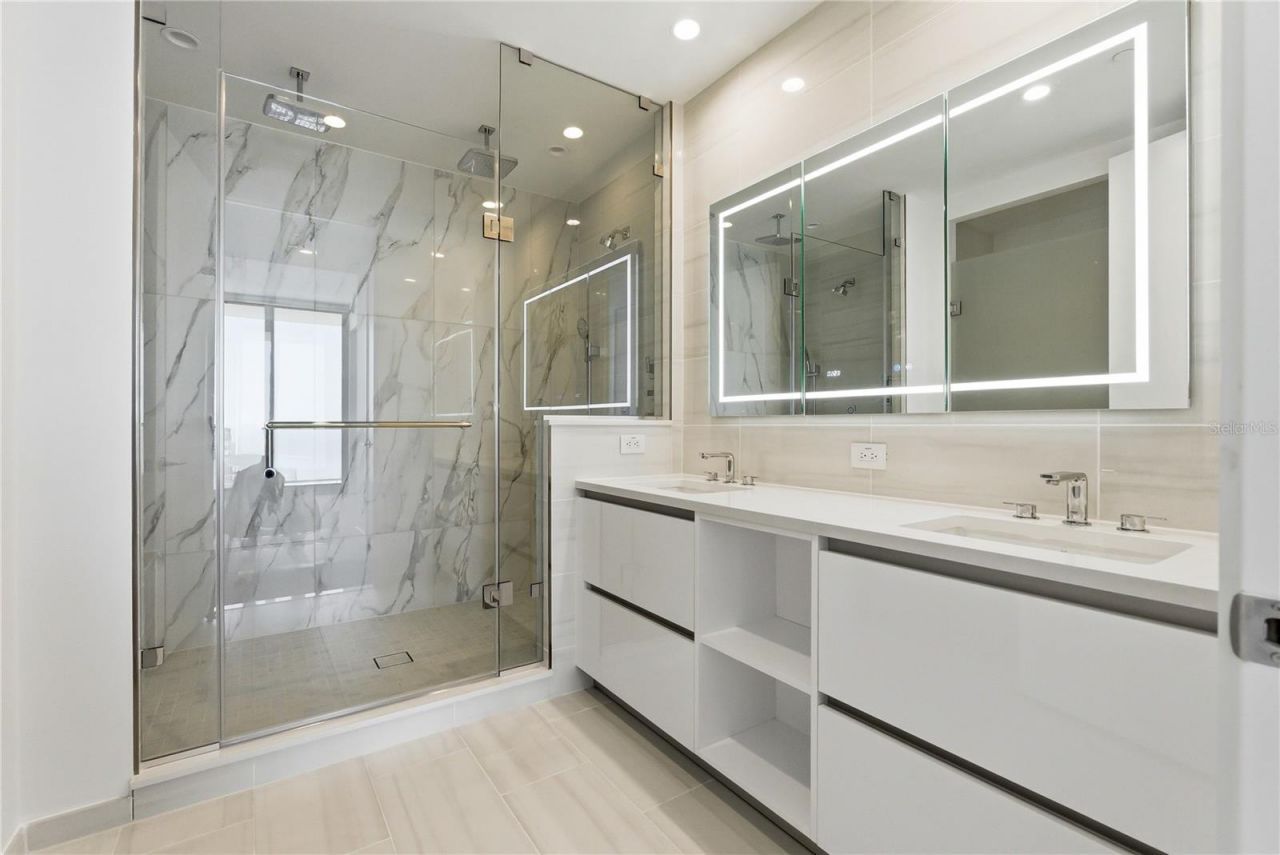 400 Central Ave, Unit 3506, Saint Petersburg, FL 33701 Photo