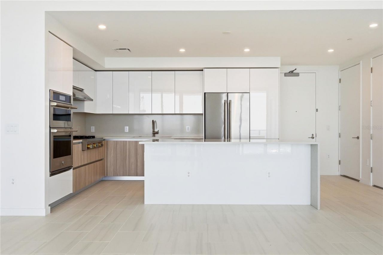 400 Central Ave, Unit 3506, Saint Petersburg, FL 33701 Photo