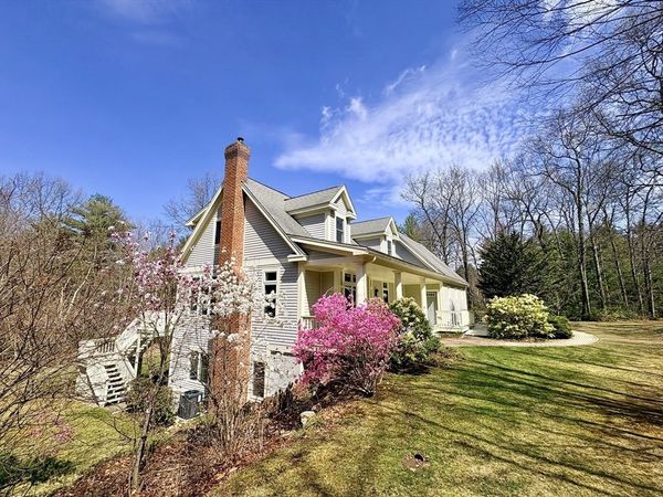 110 Turkey Hill Rd, Northampton, MA 01062