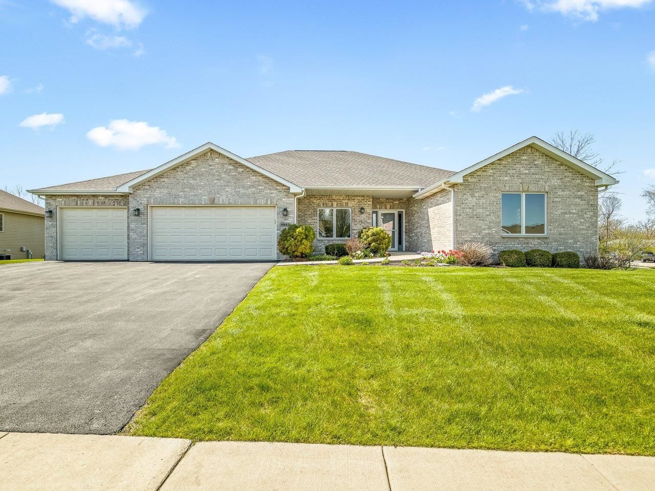 4942 Vail Drive, CALEDONIA, IL 61011