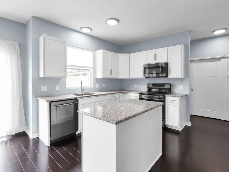 4945 Farview Road, Columbus, OH 43231 Photo 2