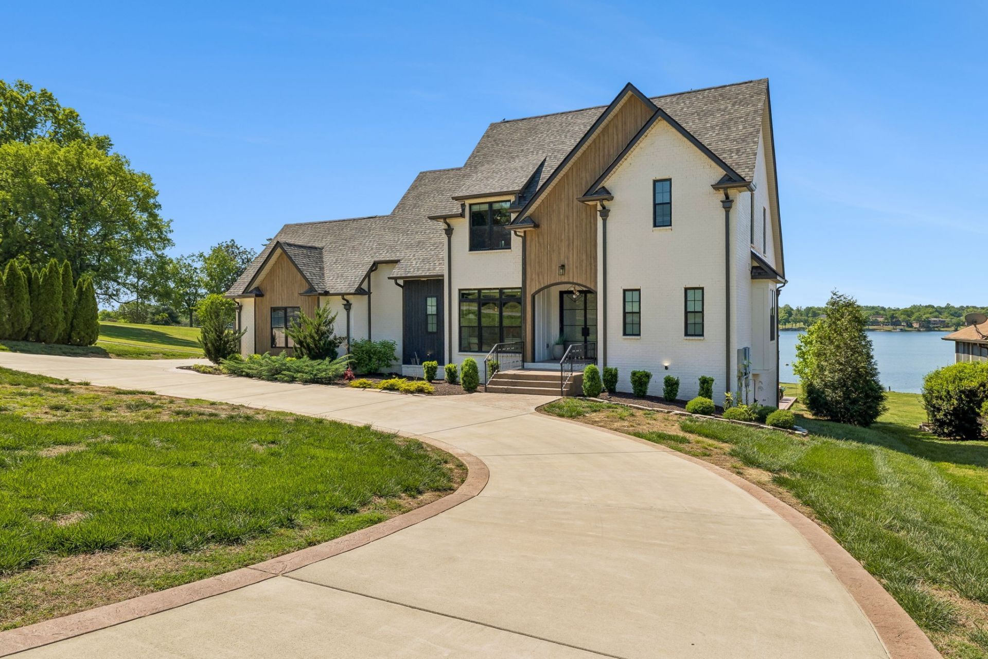 112 Sterling Rd, Hendersonville, TN 37075 Main Photo