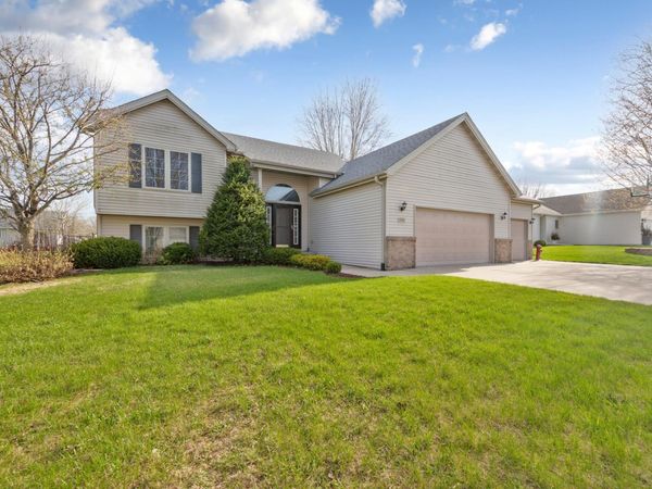 1255 Cottage Lane SE, Owatonna, MN 55060