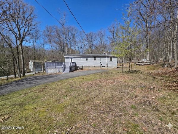 123 Andiron Way , Lackawaxen, PA 18435