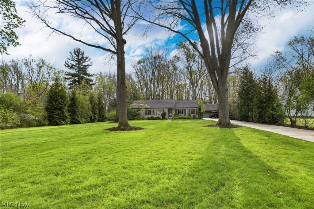 4499 Dover Center Road , North Olmsted, OH 44070