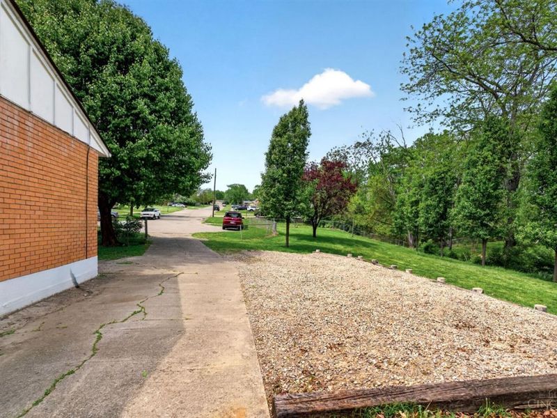 96 Chickasaw Drive, Hamilton, OH 45013 Photo 27