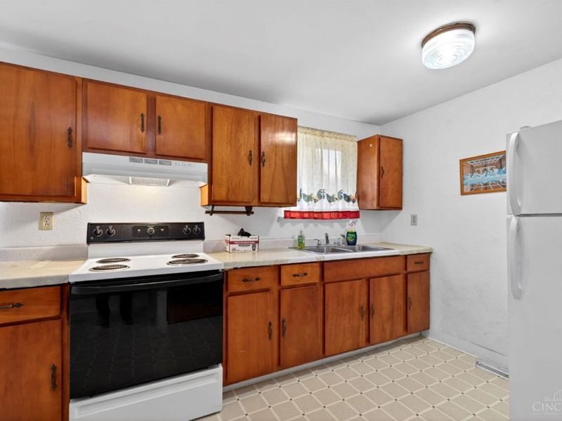 96 Chickasaw Drive, Hamilton, OH 45013 Photo 4