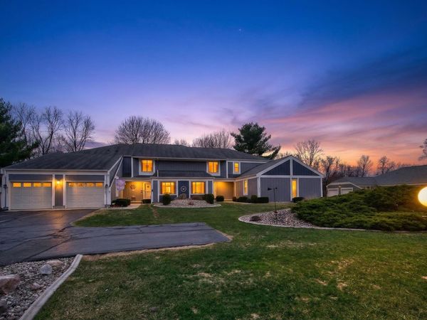 2786 Walden Woods Boulevard, Jackson, MI 49201