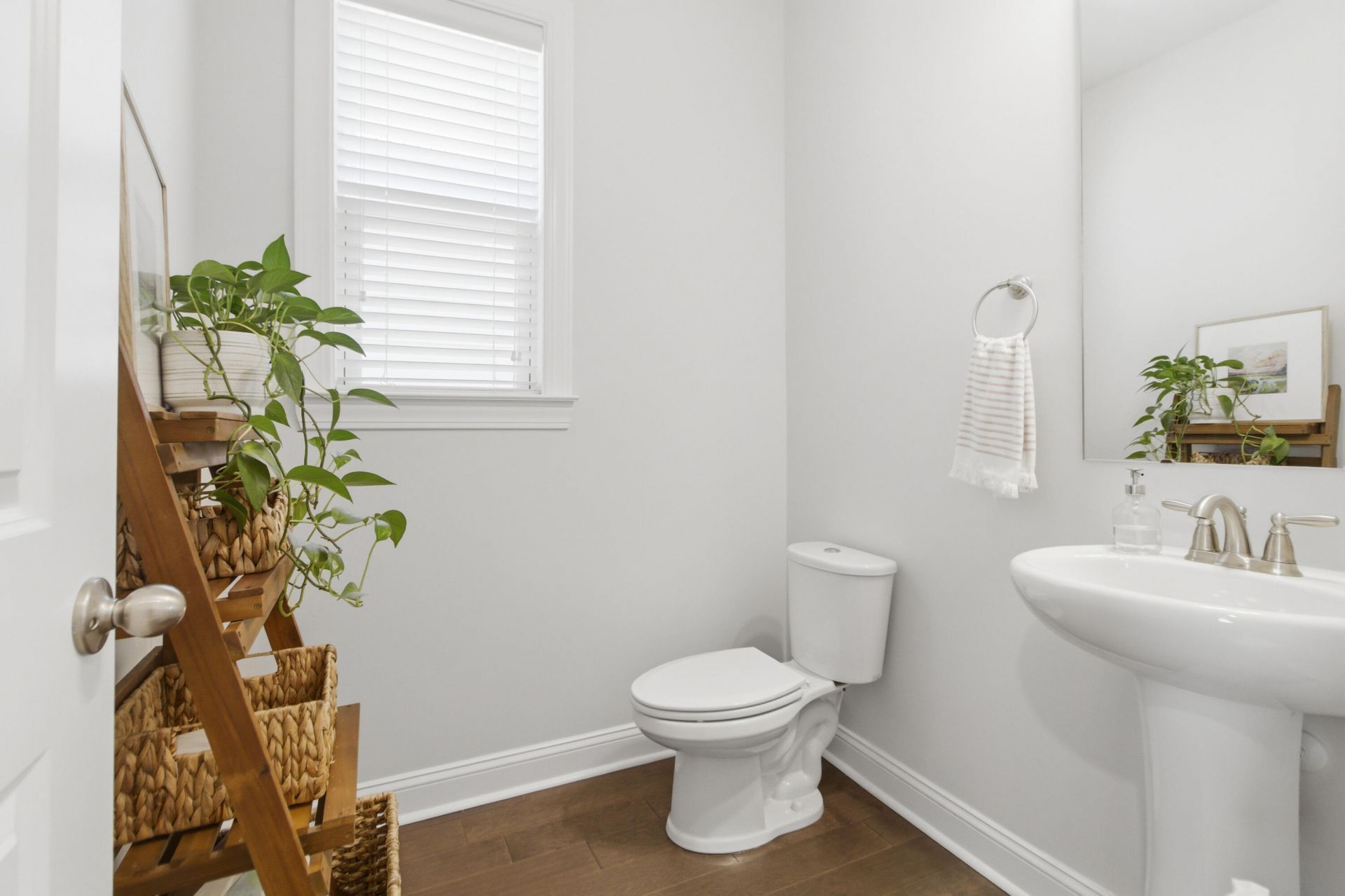 705 Rathall Creek Drive Photo 24