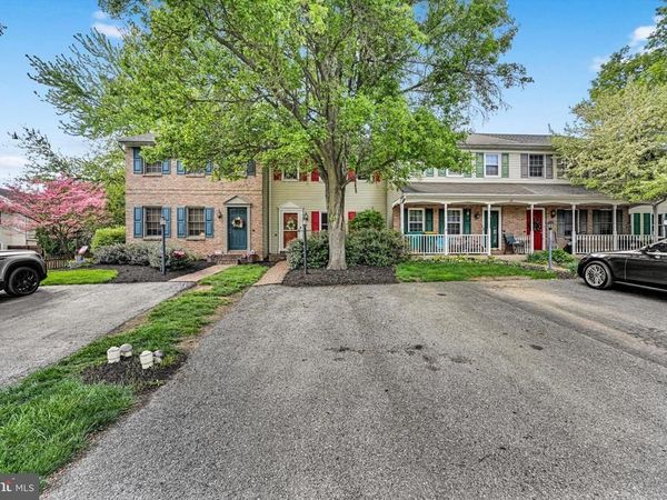 61 BROOKFIELD ROAD, LITITZ, PA 17543