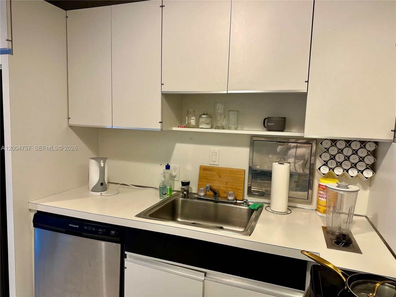 100 Bayview Dr, Unit 1503, Sunny Isles Beach, FL 33160 Photo