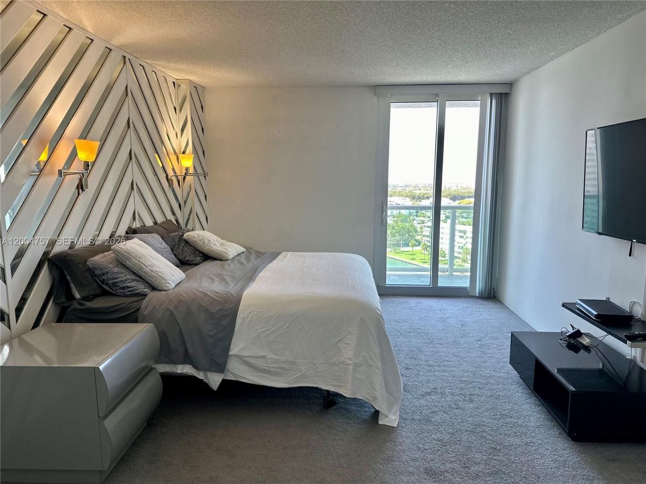 100 Bayview Dr, Unit 1503, Sunny Isles Beach, FL 33160 Photo
