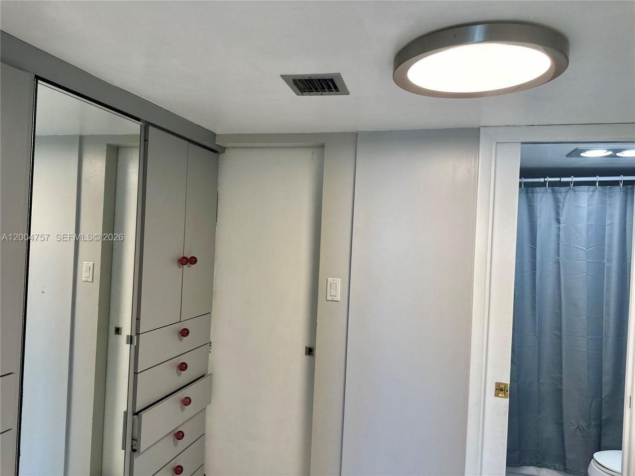 100 Bayview Dr, Unit 1503, Sunny Isles Beach, FL 33160 Photo