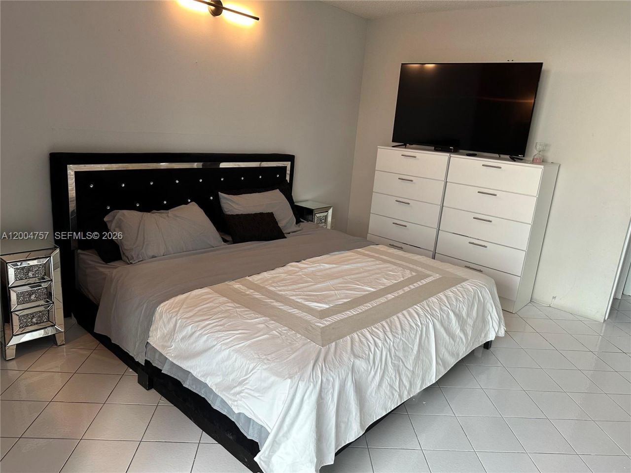 100 Bayview Dr, Unit 1503, Sunny Isles Beach, FL 33160 Photo