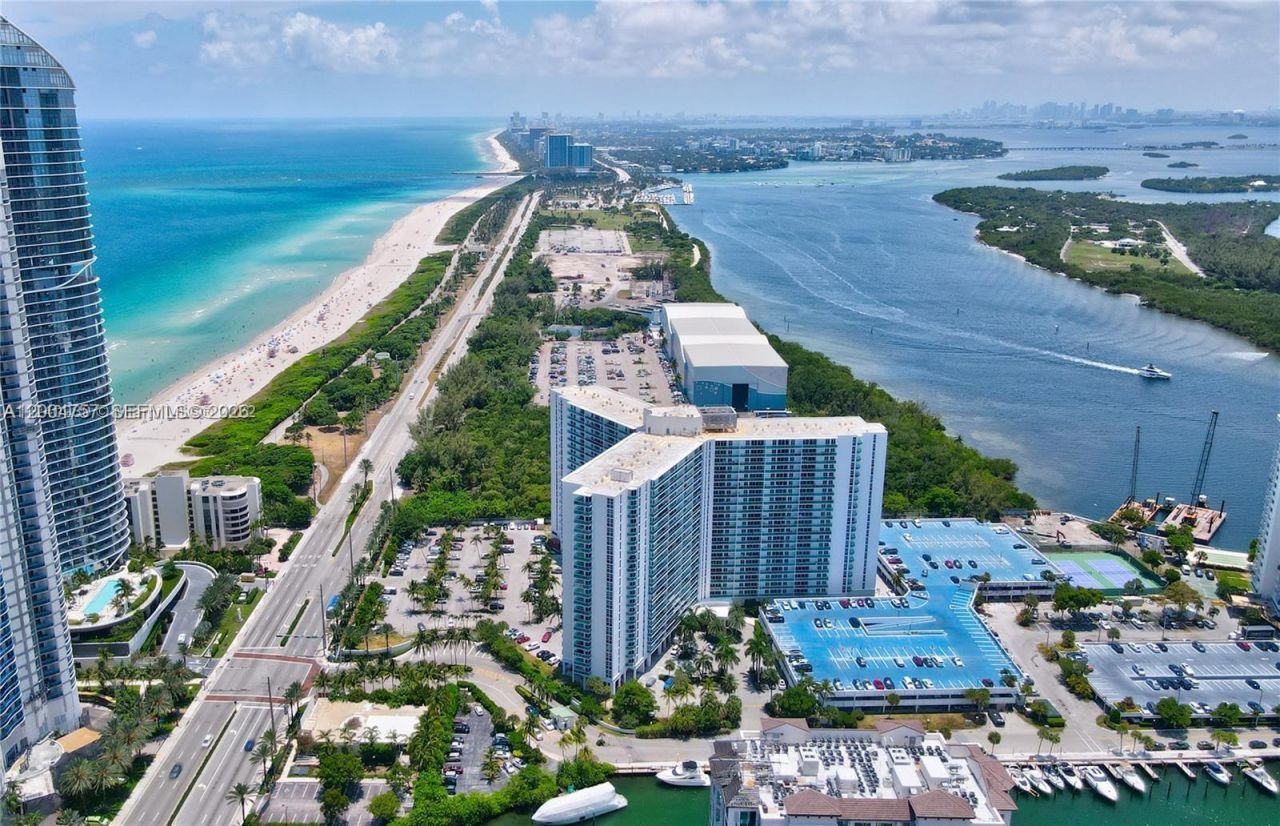 100 Bayview Dr, Unit 1503, Sunny Isles Beach, FL 33160 Photo