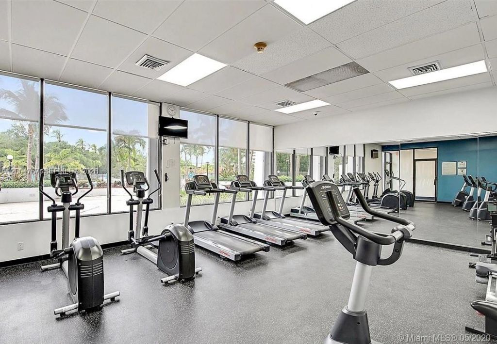100 Bayview Dr, Unit 1503, Sunny Isles Beach, FL 33160 Photo