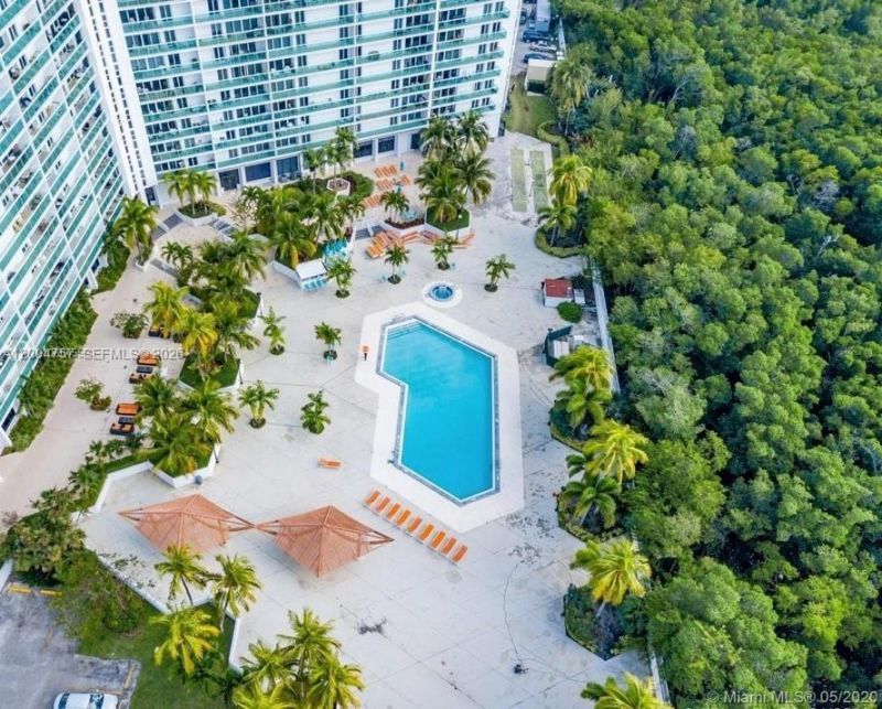 100 Bayview Dr, Unit 1503, Sunny Isles Beach, FL 33160 Photo