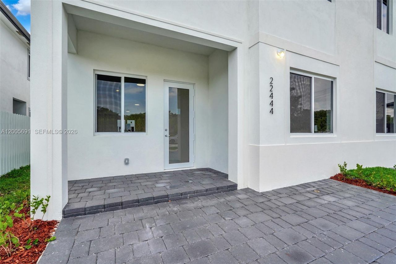22555 SW 125th Ave , Miami, FL 33170 Photo