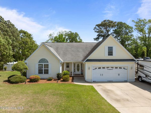116 Bur Oaks Boulevard, Newport, NC 28570