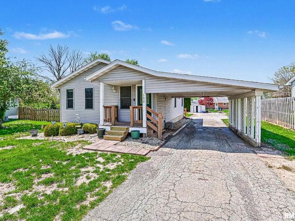 102 S KRUSE Street, Mackinaw, IL 61755