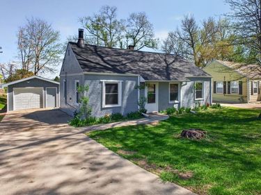 2001 Jackson Street, Bellevue, NE 68005