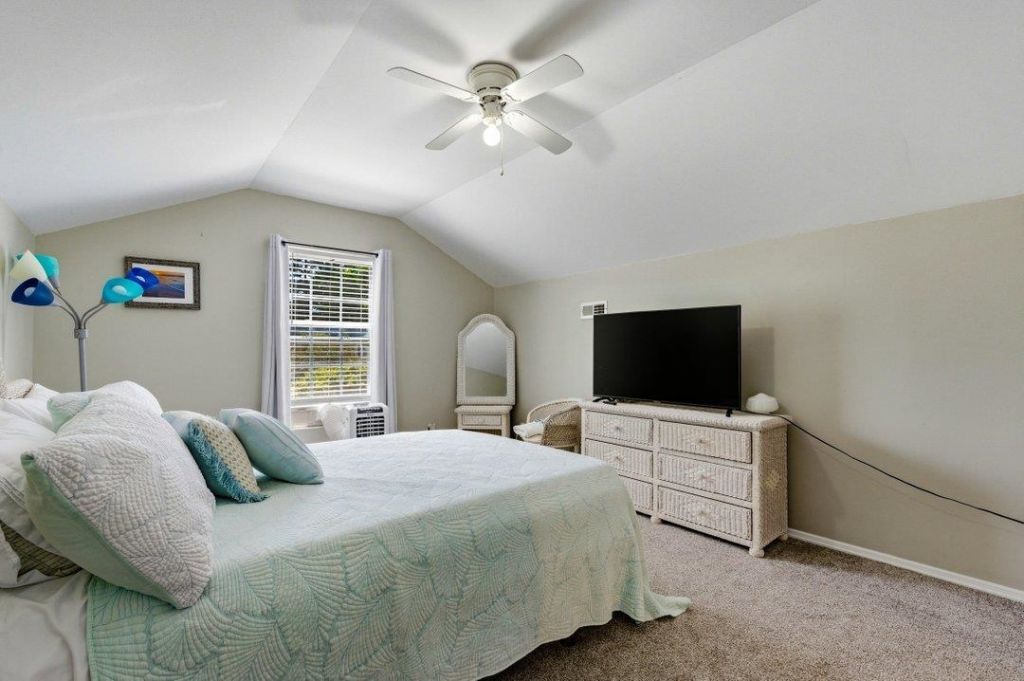 642 Oakhurst Dr.  Photo 17