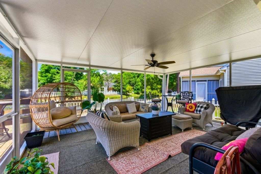 642 Oakhurst Dr.  Photo 22