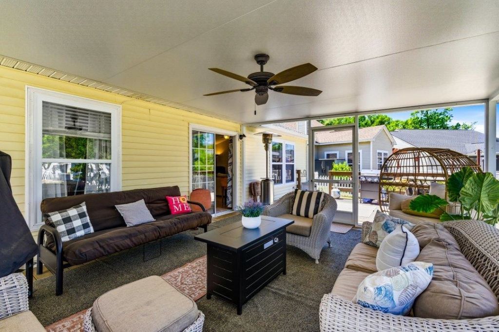 642 Oakhurst Dr.  Photo 23