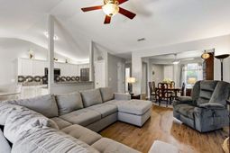 642 Oakhurst Dr.  photo 4