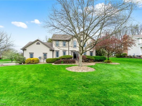 98 Jade Circle , Canfield, OH 44406