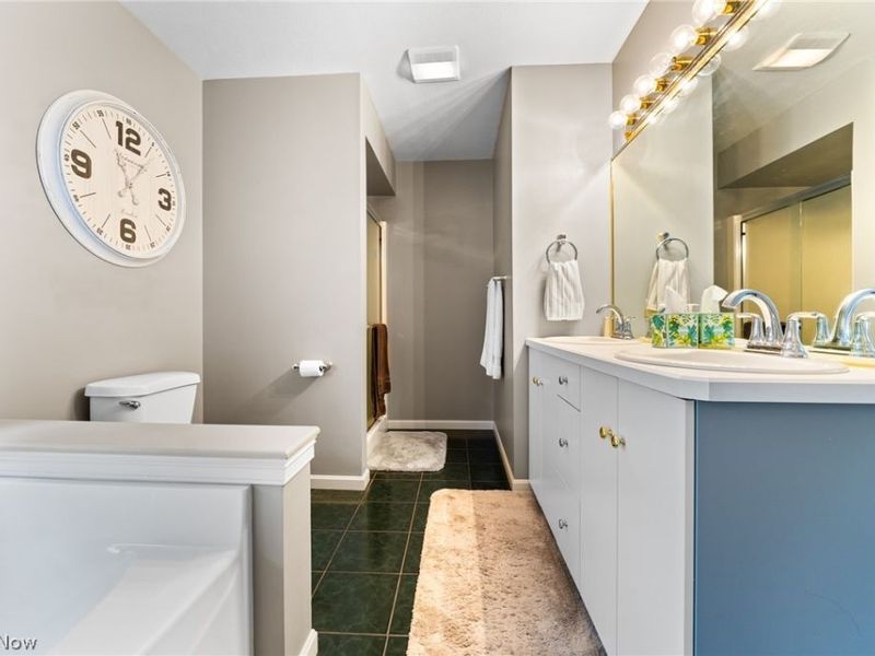 98 Jade Circle, Canfield, OH 44406 Photo 17