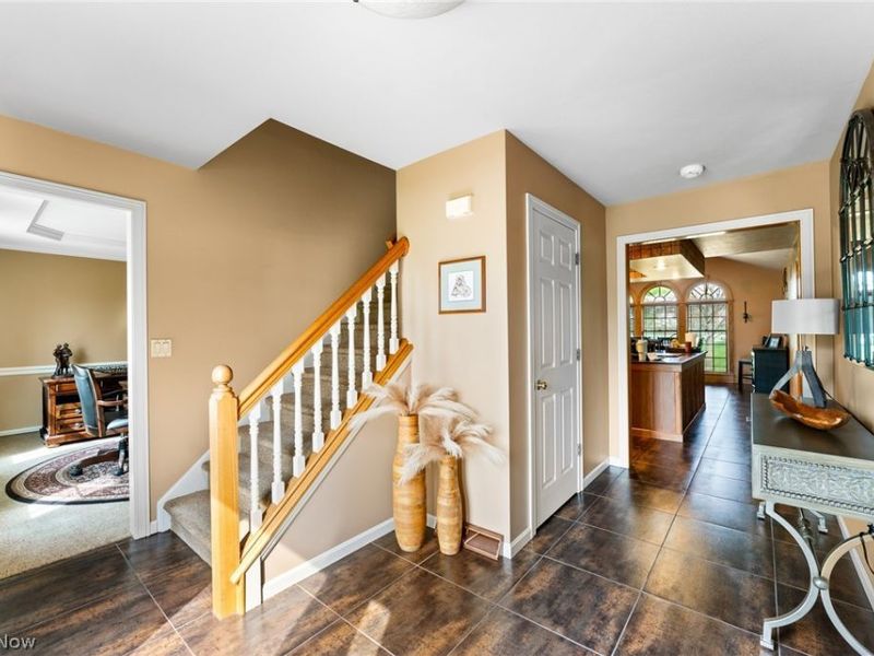 98 Jade Circle, Canfield, OH 44406 Photo 5