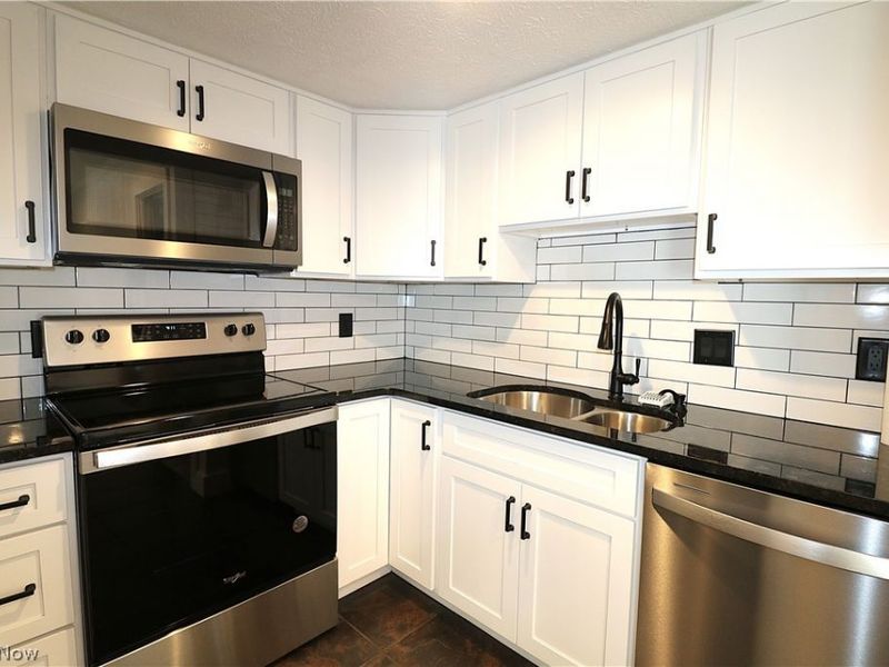 1311 Cleveland Road W, Huron, OH 44839 Photo 4