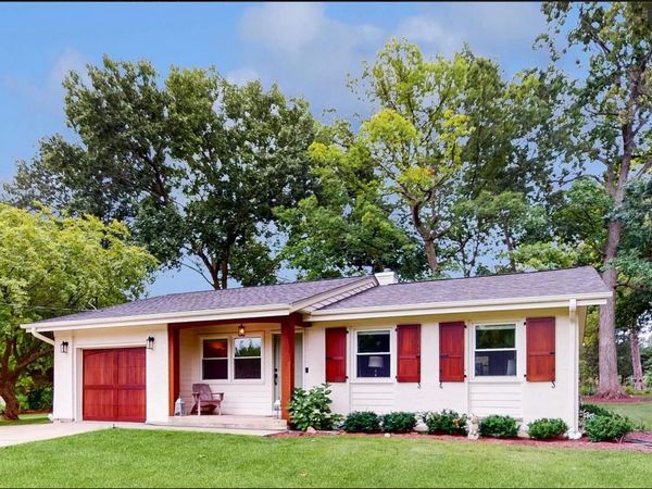 227 Juneway Terrace , Lake Bluff, IL 60044