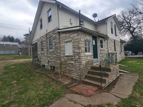 2760 12TH Street , Rock Island, IL 61201