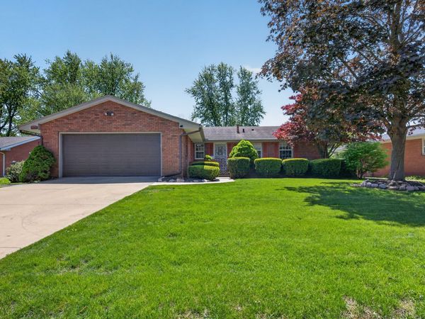 1305 E Vernon Avenue , Normal, IL 61761