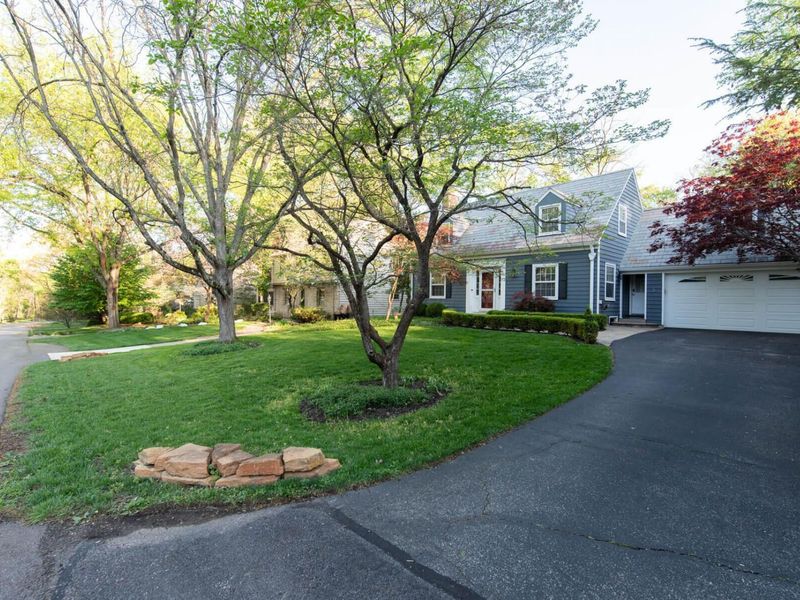 172 Rustic Place, Columbus, OH 43214 Photo 2