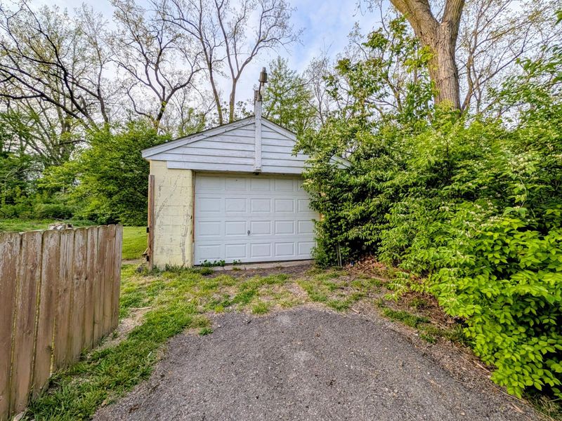 1500 Bretton Road, Columbus, OH 43219 Photo 3