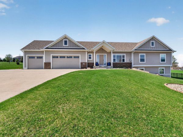 3940 Creek View Lane SW, Rochester, MN 55902
