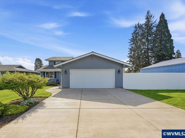 4094 5th St, Hubbard, OR 97032