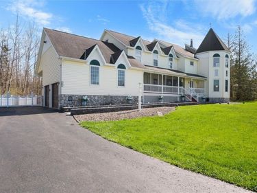 43 Lakeshore Road , Oswego, NY 13126