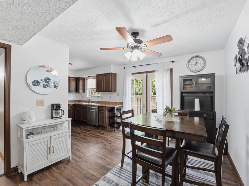 1184 Cambridge Way , Pickerington, OH 43147 Photo 5