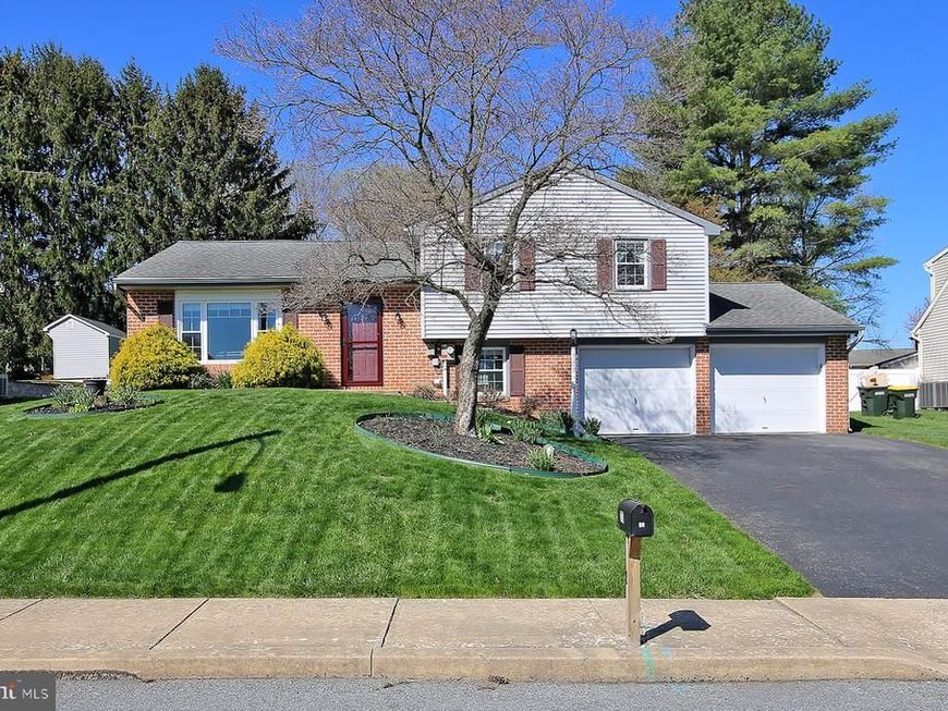 77 E Mohler Church Road, Ephrata, PA 17522 Main Photo