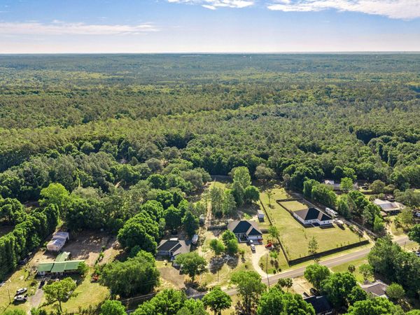 5595 Sam O'Neal Road, Baker, FL 32531