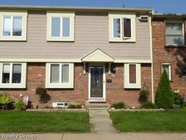 20002 Great Oaks Circle South, Clinton Twp, MI 48036
