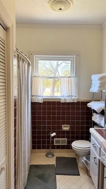 3283 North Road Photo 6